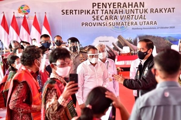 Presiden Serahkan 22 ribu Sertifikat Tanah di Humbahas, Gubernur: Diwariskan, Jangan Diperjualbelikan